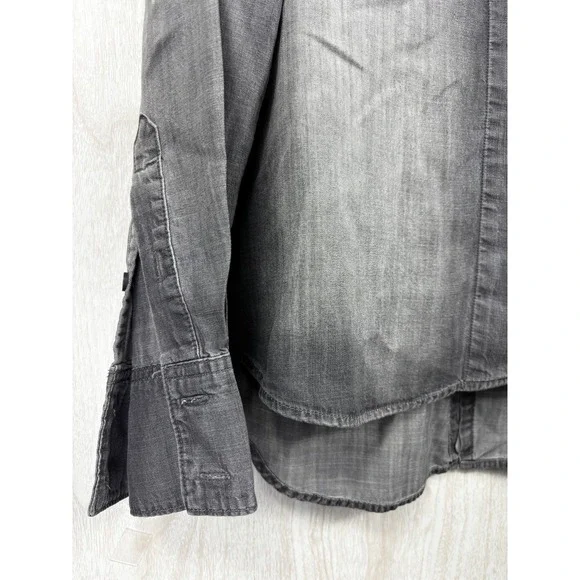 Cloth & Stone Tencel Button Down Shirt M Gray Washed Soft Denim Chic - Picture 8 of 8